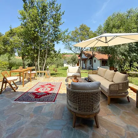 Stefania Garden - 3 Minutes From The Sea * Néa Irákleia