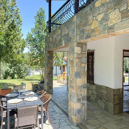 Stefania Garden - 3 Minutes From The Sea Villa Néa Irákleia