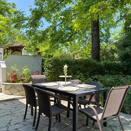 Vila Stefania Garden - 3 Minutes From The Sea Nea Iraklia