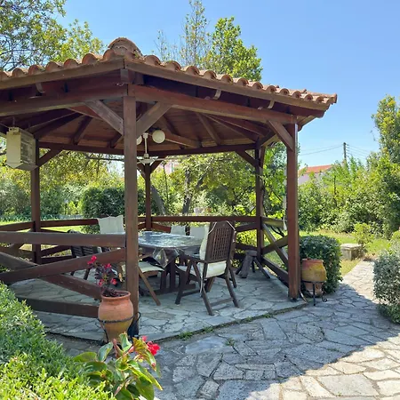 Stefania Garden - 3 Minutes From The Sea Vila Nea Iraklia