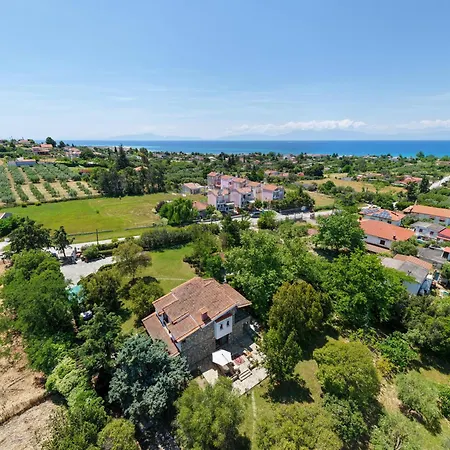 Villa Stefania Garden - 3 Minutes From The Sea Néa Irákleia